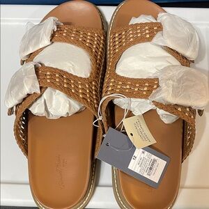 Universal Thread Brown Woven Sandals
